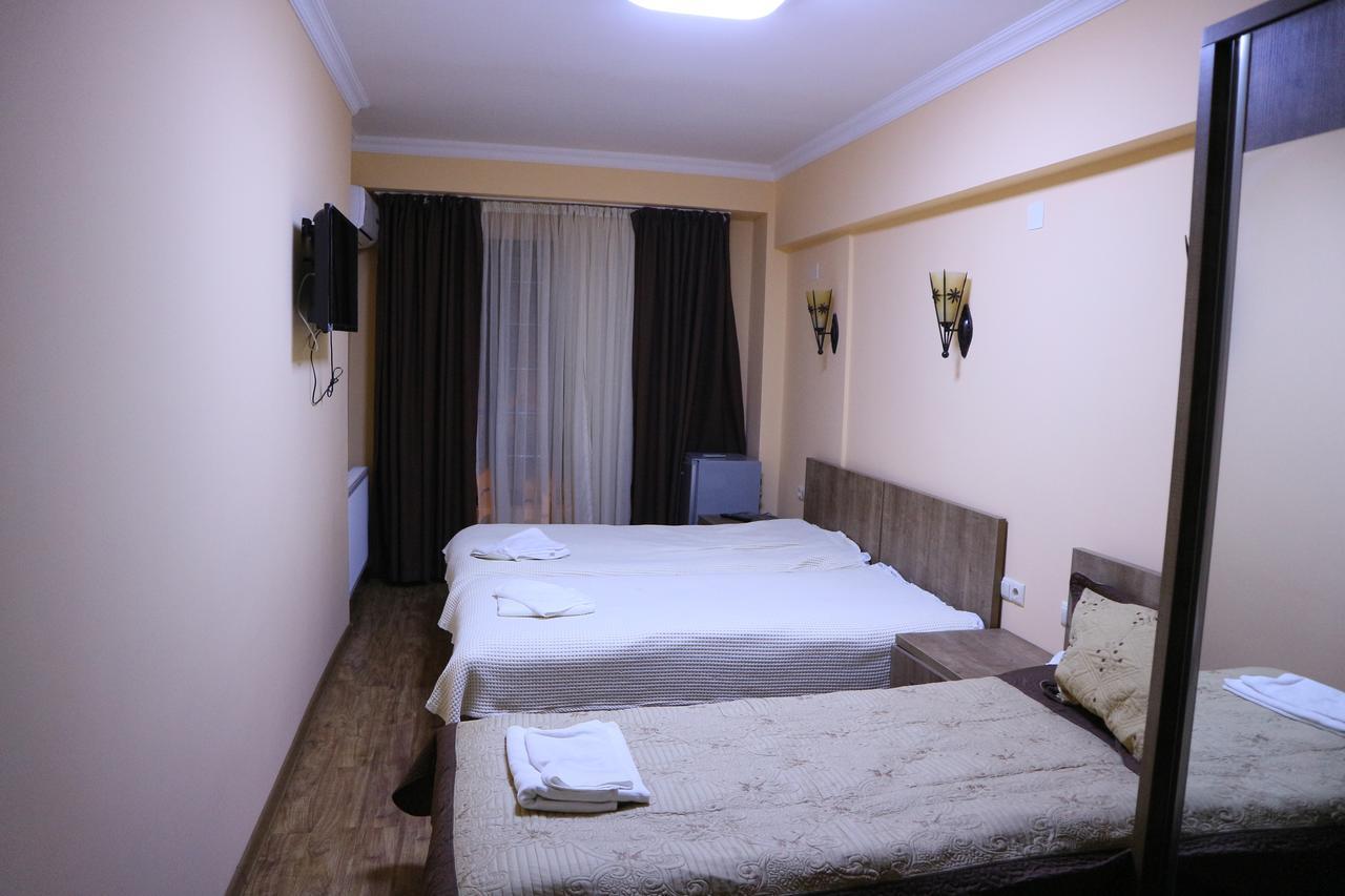 Batusihotel Batumi Esterno foto