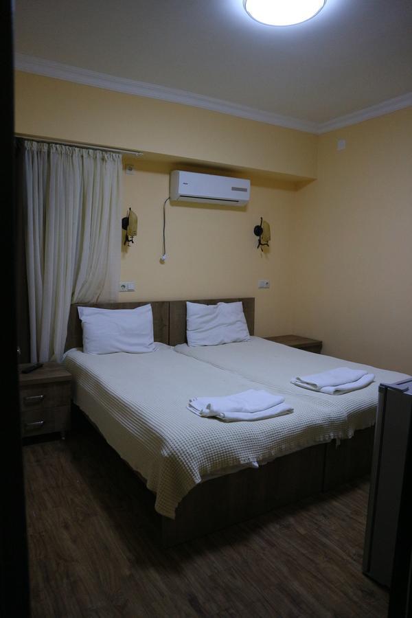 Batusihotel Batumi Esterno foto