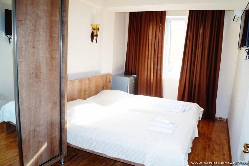 Batusihotel Batumi Esterno foto