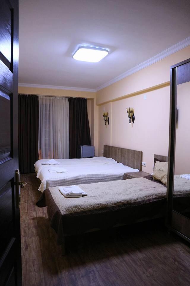 Batusihotel Batumi Esterno foto
